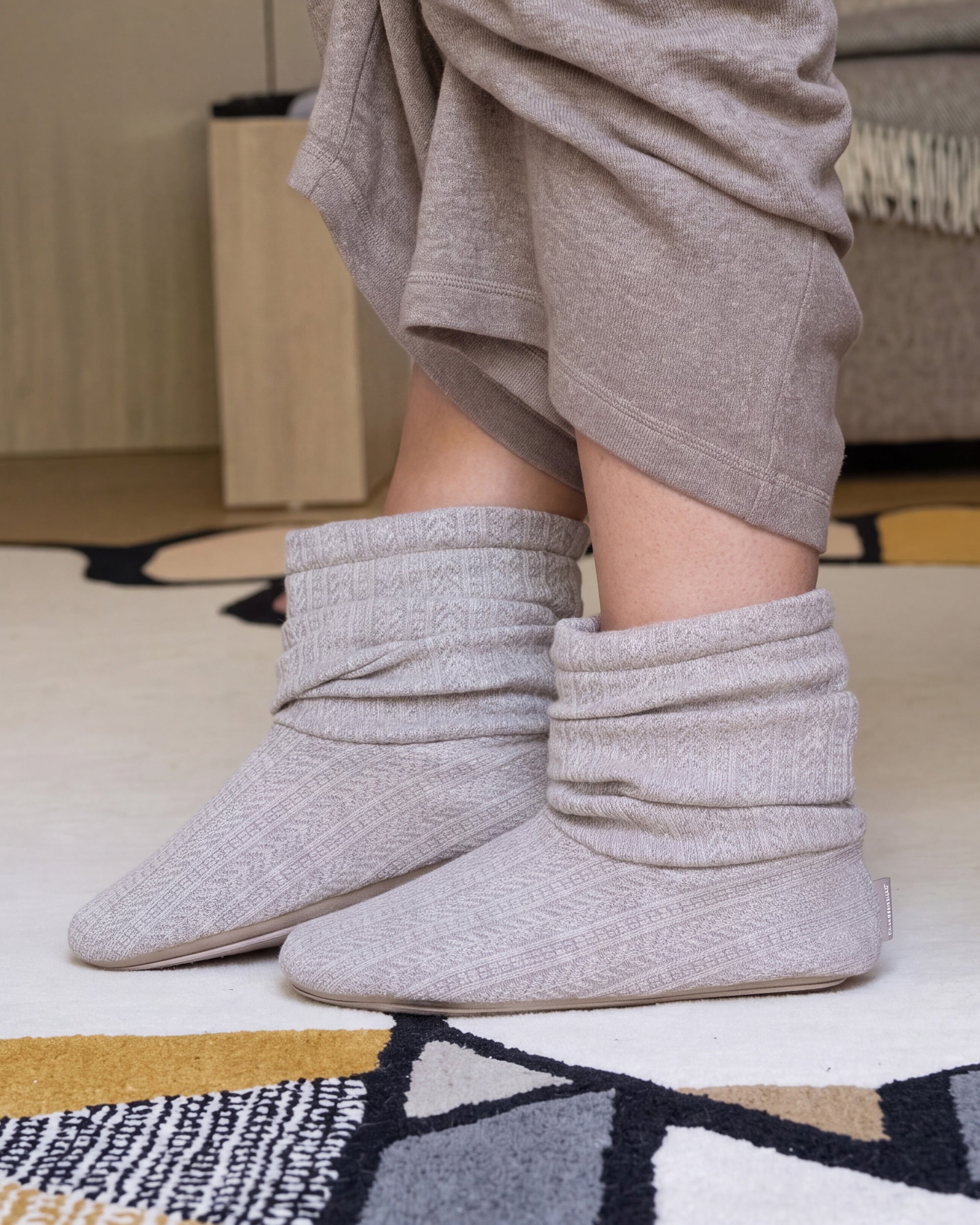 isotoner-chaussons-bottillons-tricot-femme-beige-chin image 2