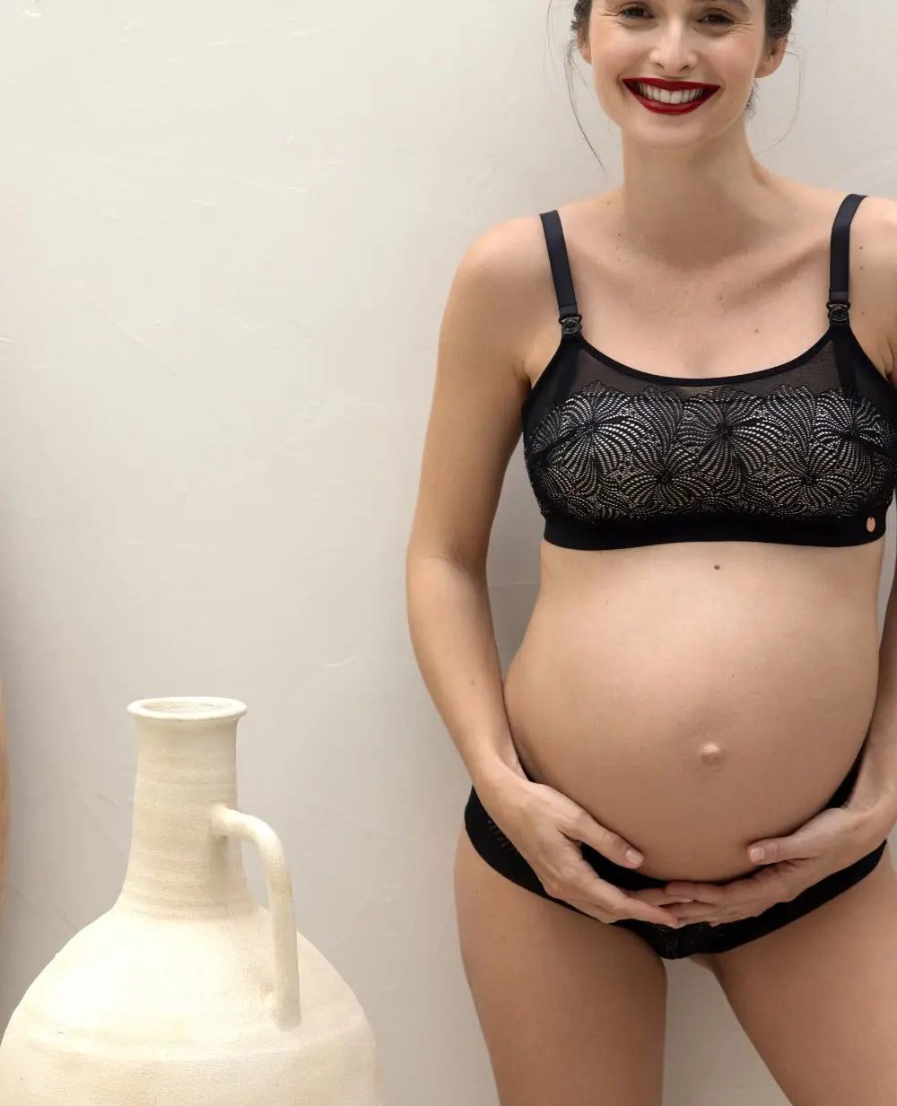 cache-c-ur-soutien-gorge-de-grossesse-et-d-allaitement-sans-armature-dahlia-noir image 1