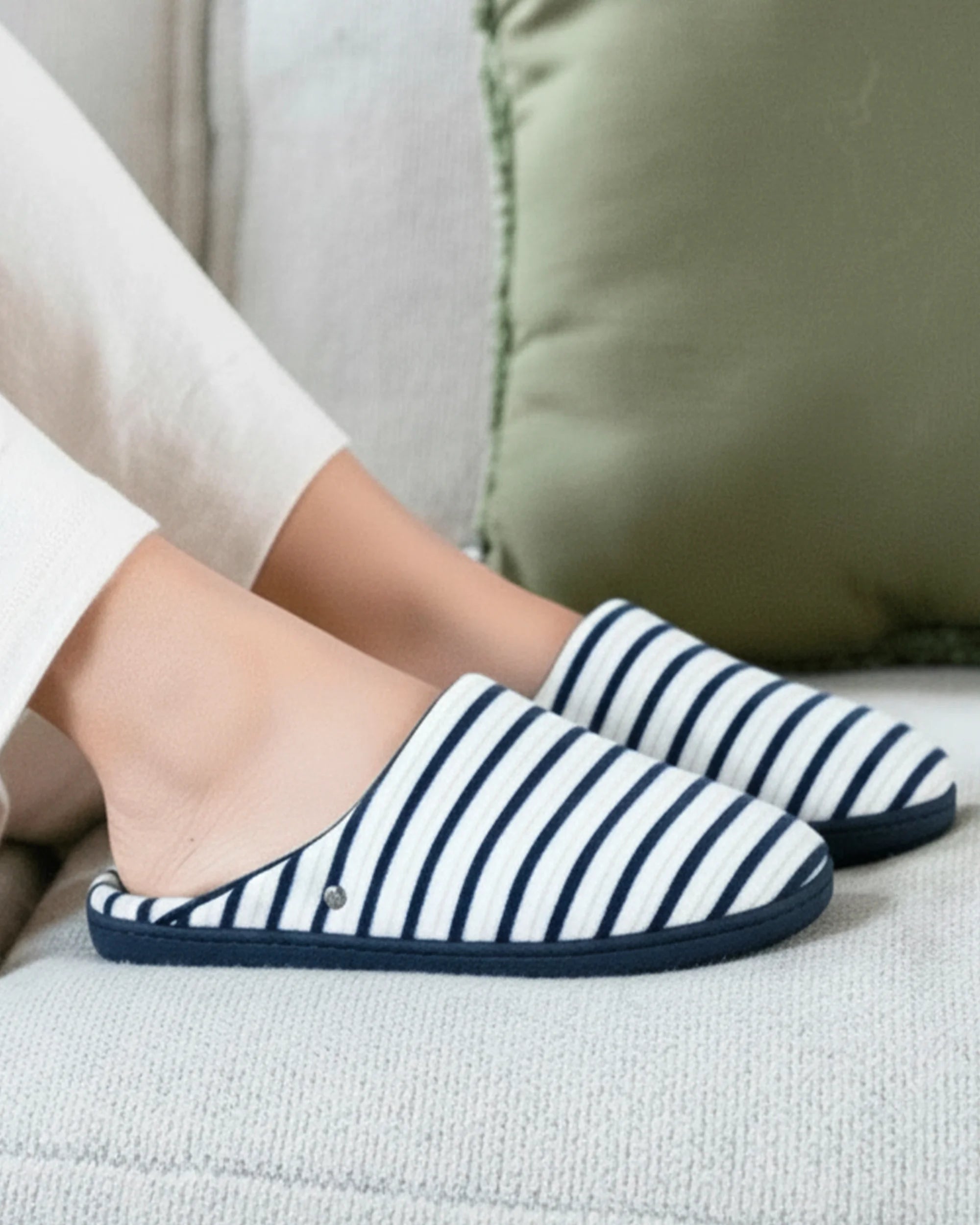 isotoner-chaussons-mules-femme-rayures-bleues-everywear image 2