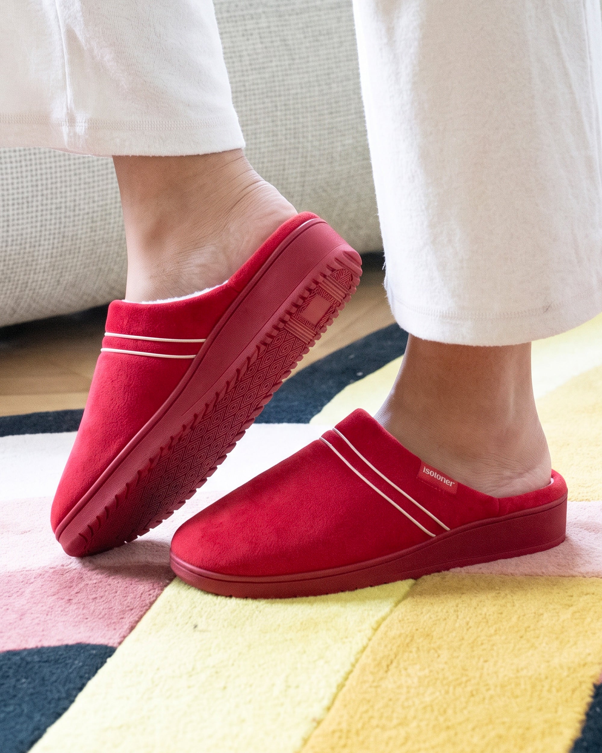 isotoner-chaussons-mules-talon-femme-rouge-3-7-cm image 2