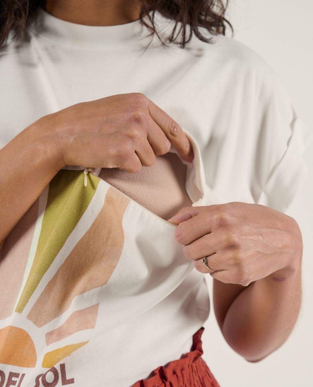 cache-c-ur-t-shirt-d-allaitement-mama-del-sol-blanc image 6