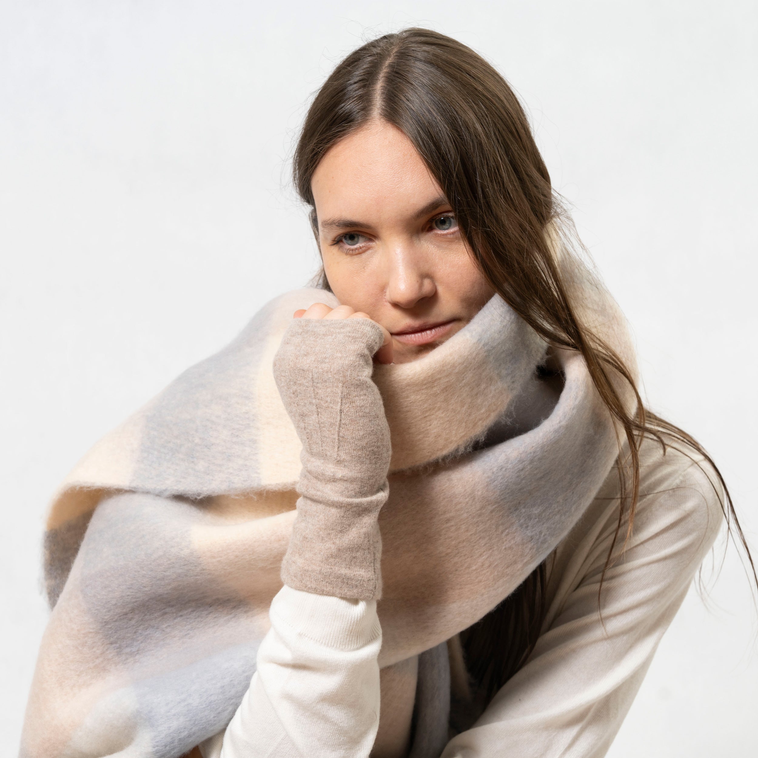 isotoner-mitaines-femme-en-laine-beige image 2