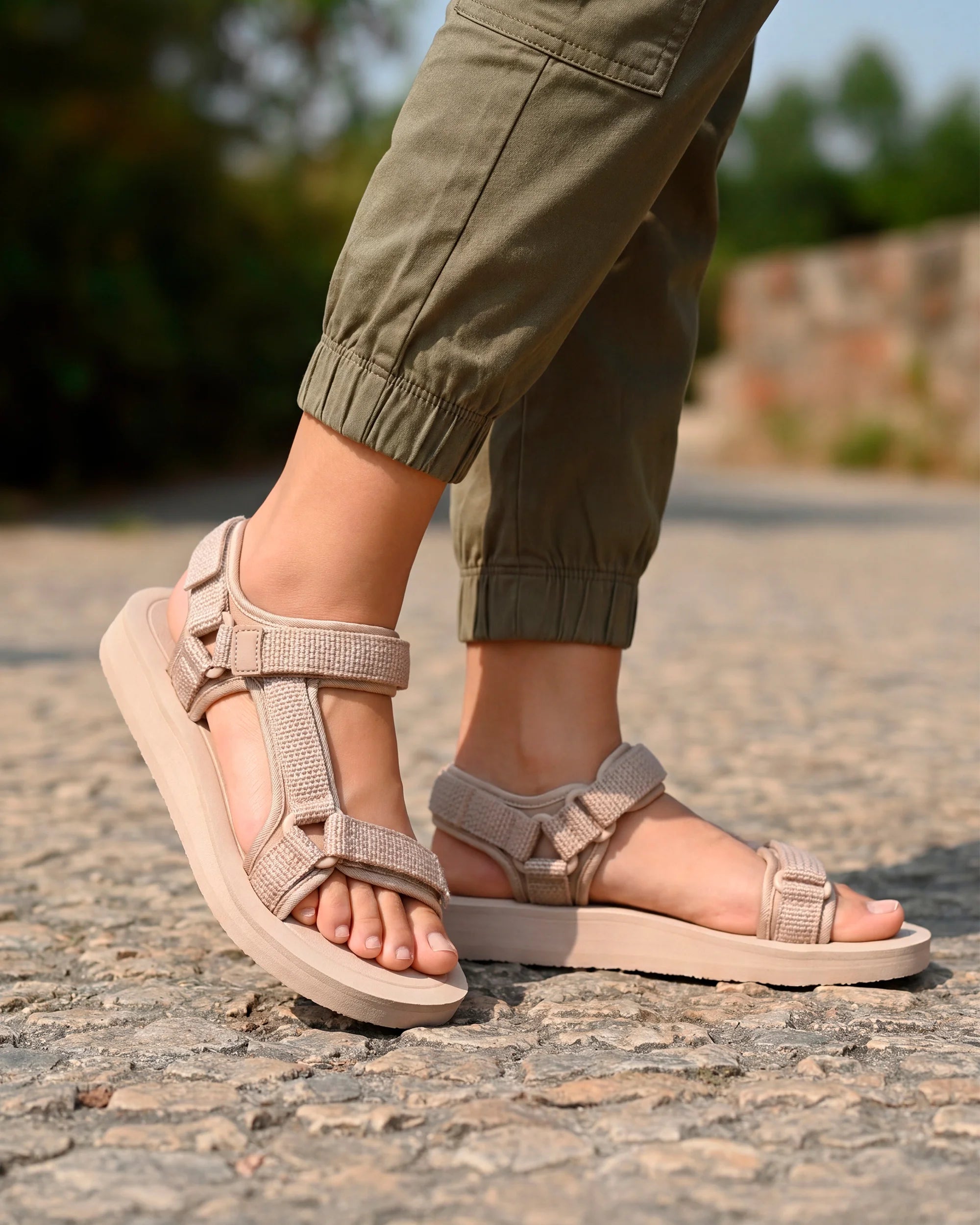 isotoner-sandales-femme-sport-talon-beige-3-4-cm image 2