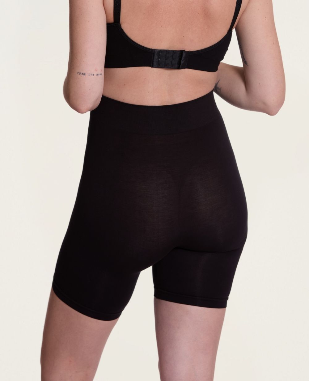 cache-c-ur-essentiel-cycliste-de-grossesse-sans-couture-noir image 4