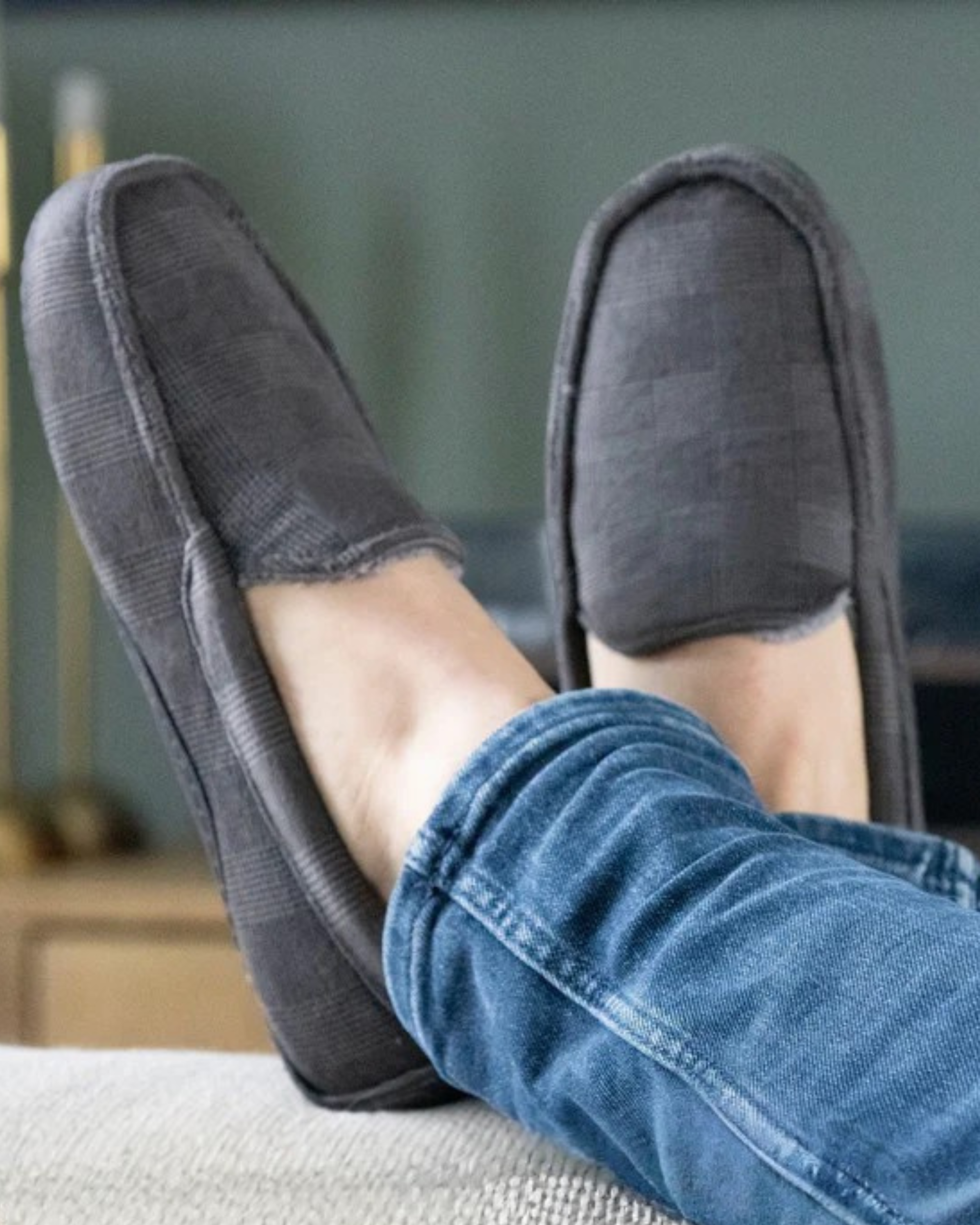 isotoner-chaussons-mocassins-homme-gris-carreaux-velours image 2