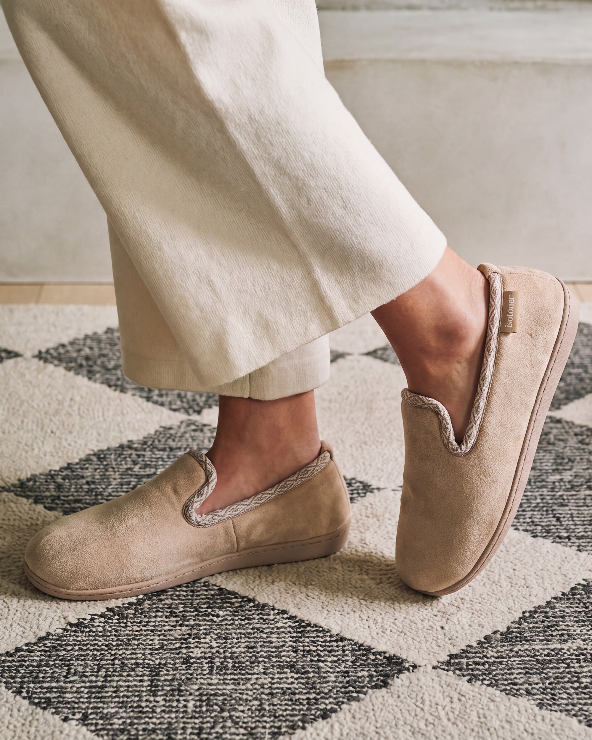 isotoner-chaussons-charentaises-femme-beige-fourr-s image 2