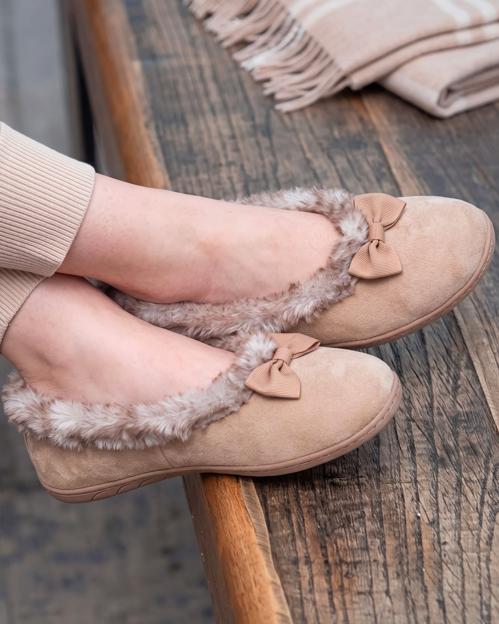 isotoner-chaussons-ballerines-recycl-es-femme-camel image 2