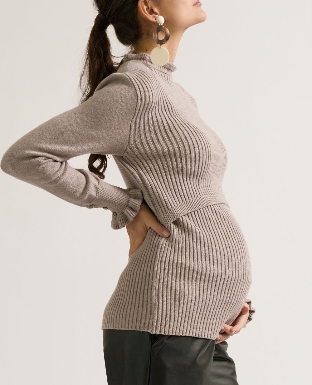 cache-c-ur-pull-de-grossesse-et-allaitement-doroth-e-taupe image 3