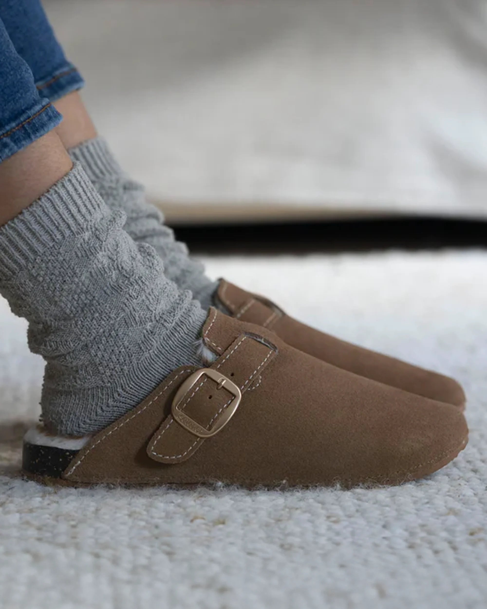 isotoner-sabots-femme-camel-cuir-surpiq-res-blanches image 2