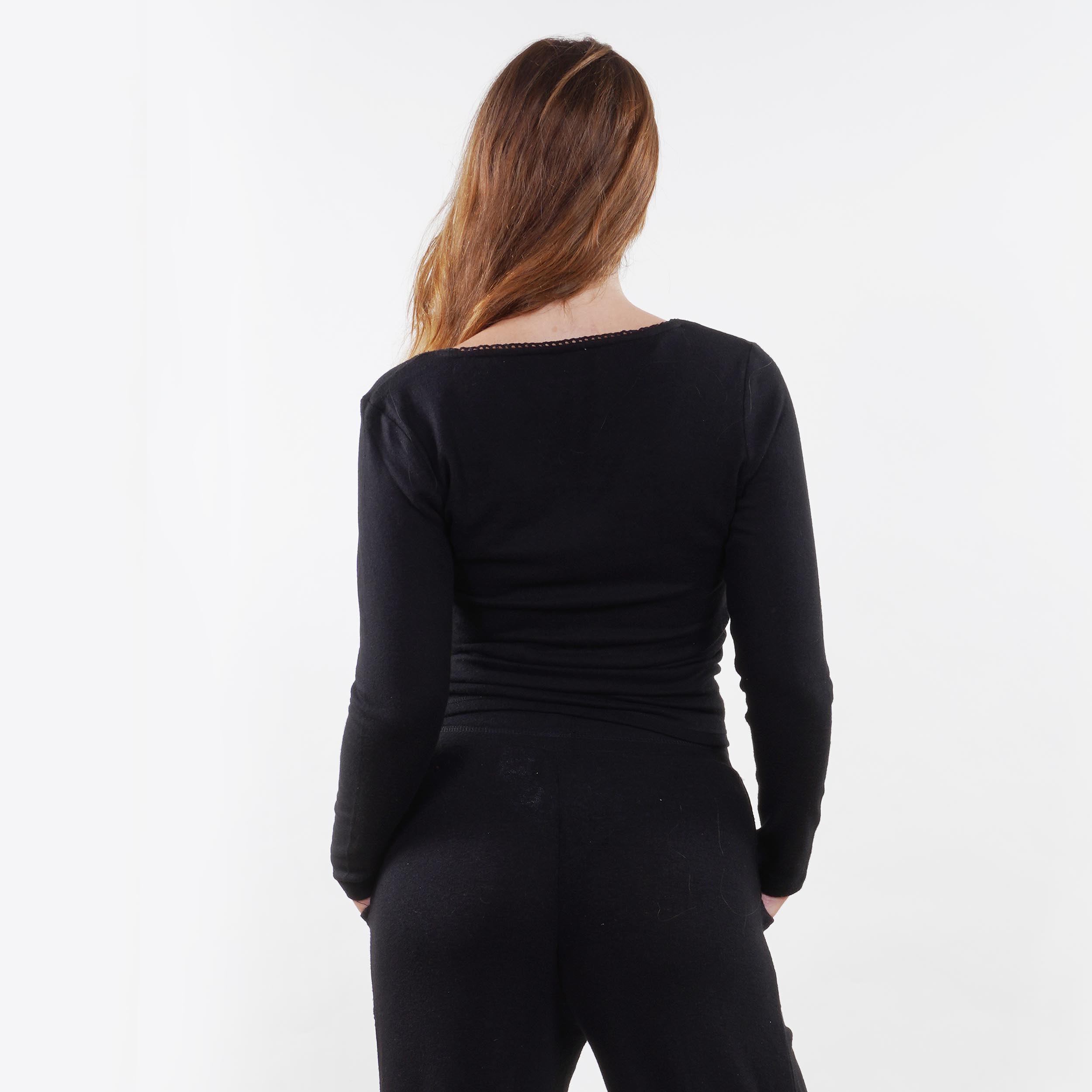isotoner-t-shirt-femme-col-carr-noir image 3