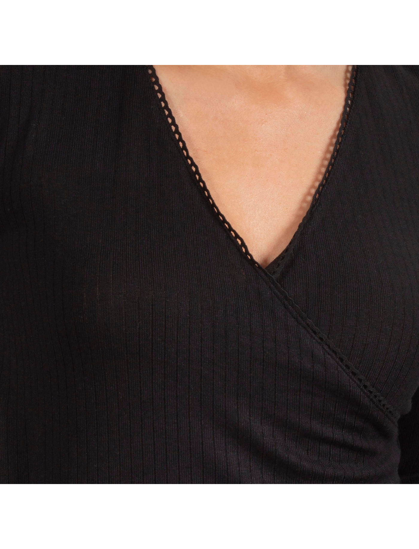 isotoner-t-shirt-cache-c-ur-femme-c-tel-noir-dentelle image 7