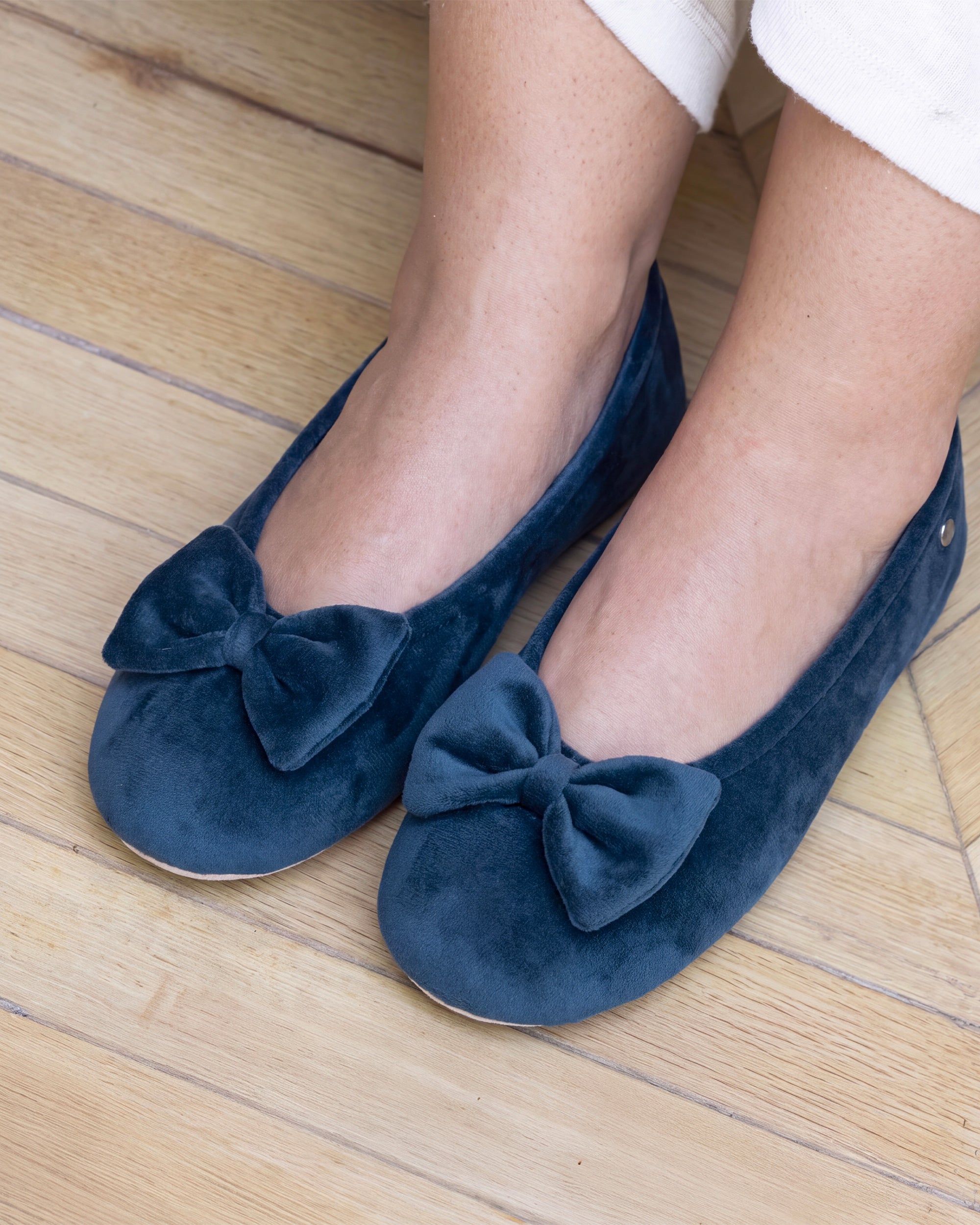 isotoner-chaussons-ballerines-femme-grand-n-ud-bleu-canard image 2