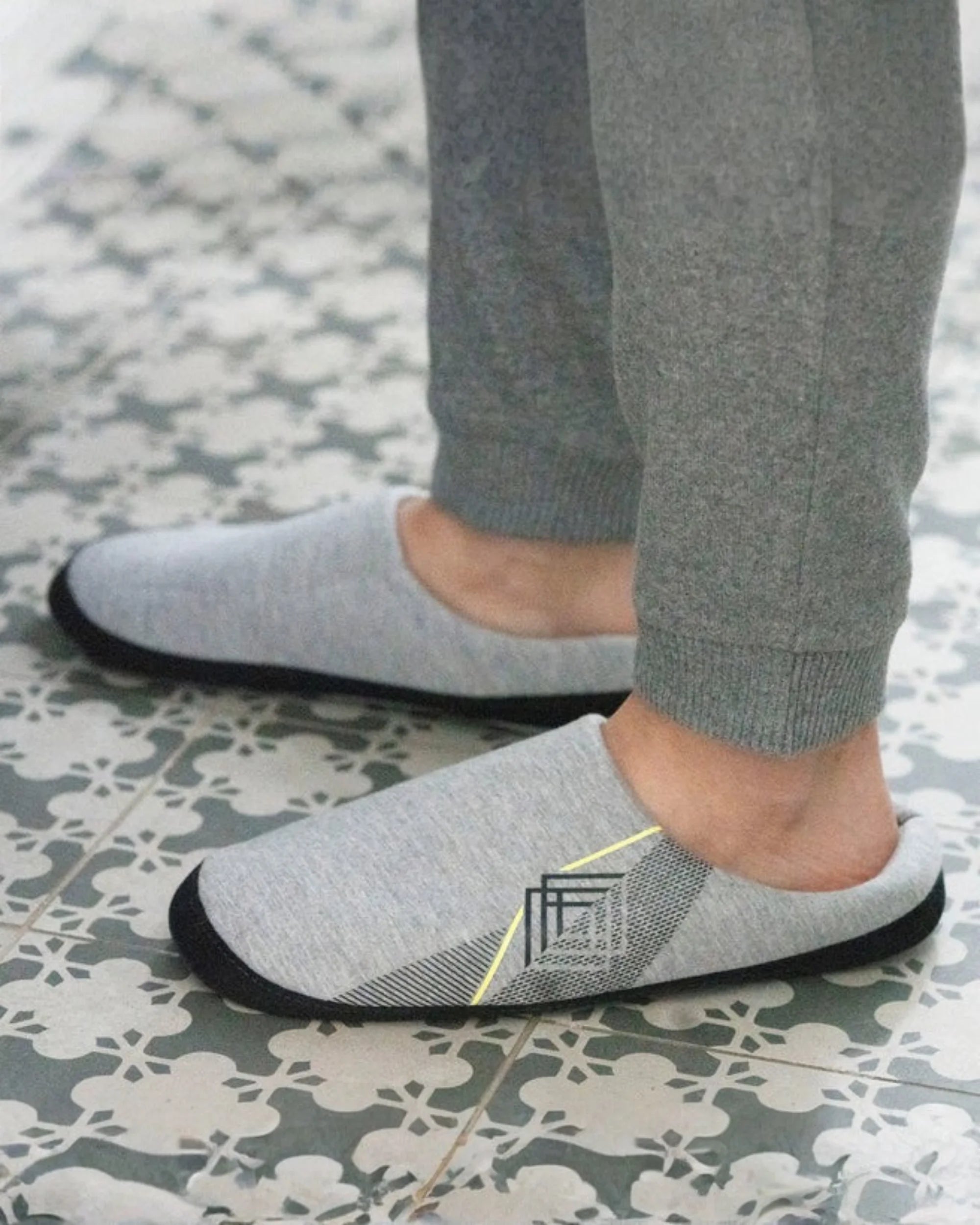isotoner-chaussons-mules-homme-jersey-gris-fonc image 2