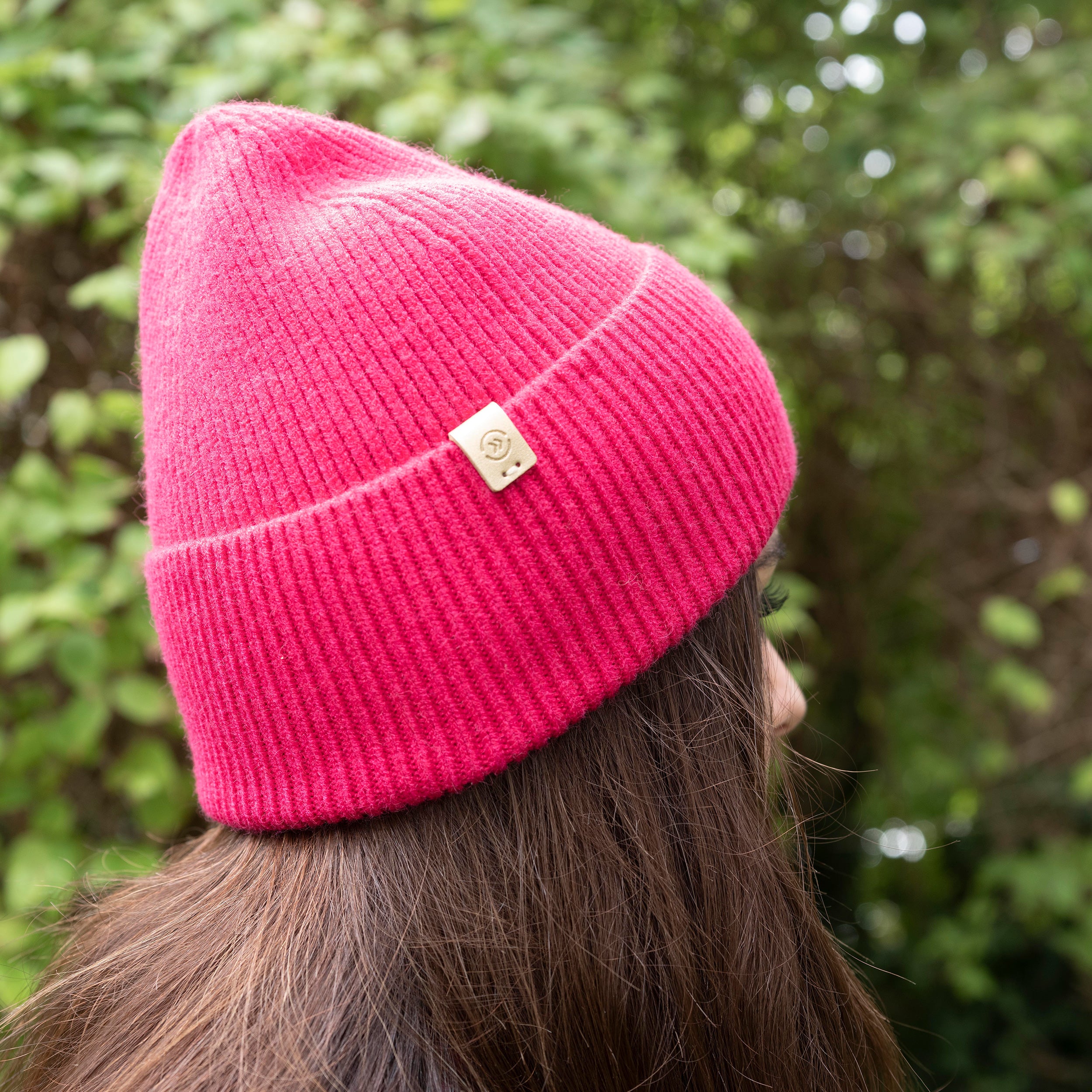 isotoner-bonnet-femme-ultra-doux-fuchsia image 2