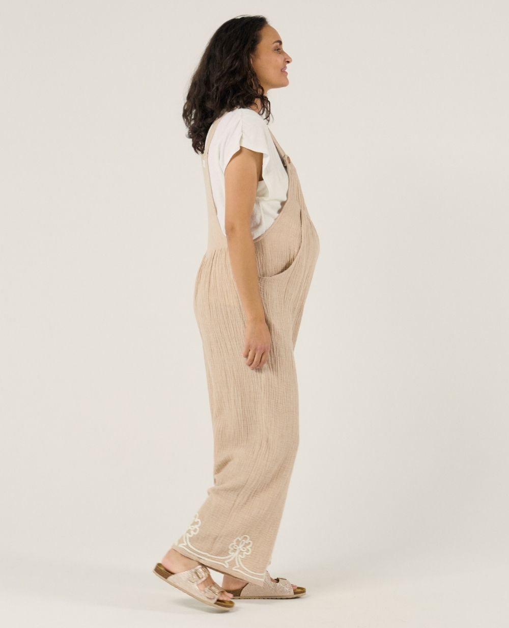 cache-c-ur-yael-salopette-de-maternit-coton-brod-beige image 5