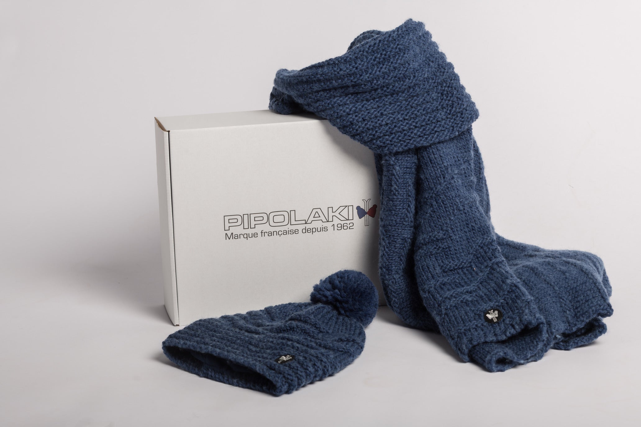 pipolaki-coffret-cadeau-bonnet-delia-cape-elini image 2